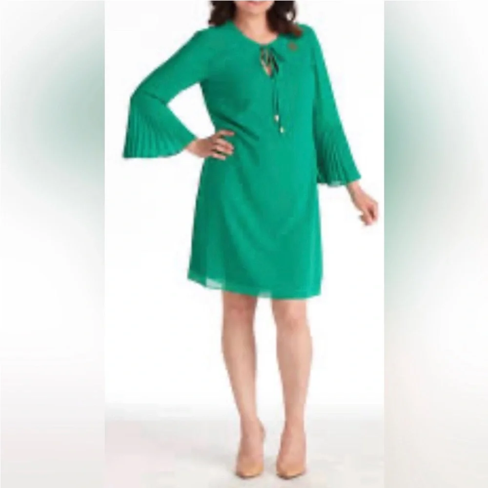 NWT VINCE CAMUTO Shift Dress with Bell Sleeves Size 4 - Picture 2 of 7